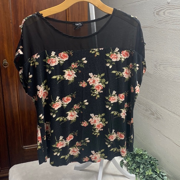 Rue21 Tops - Rue 21 black floral sleeveless tshirt with sheer panel size Large